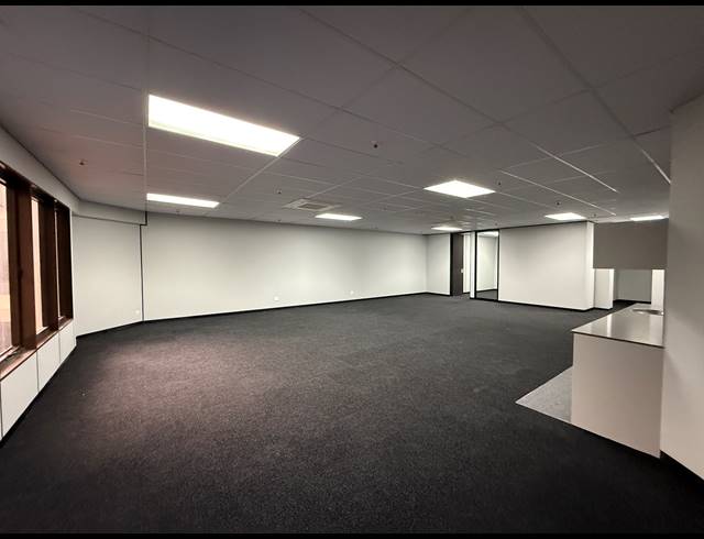 165M² OFFICE TO LET IN PARKTOWN
